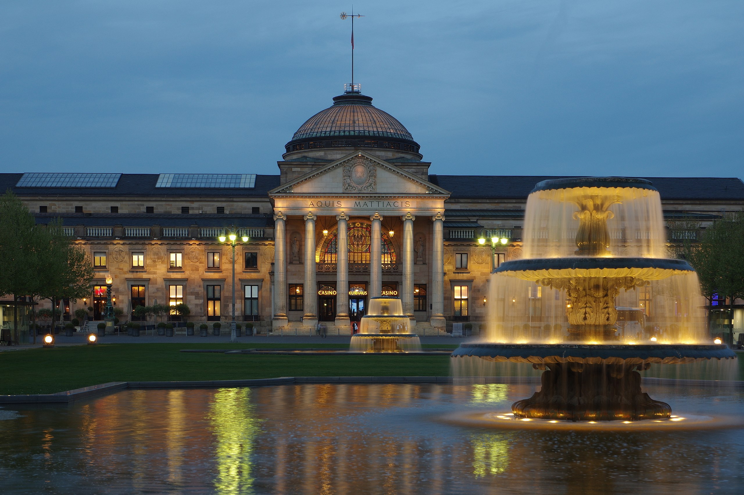 Kurhaus, Wiesbaden - Berthold Werner, CC BY-SA 3.0, via Wikimedia Commons